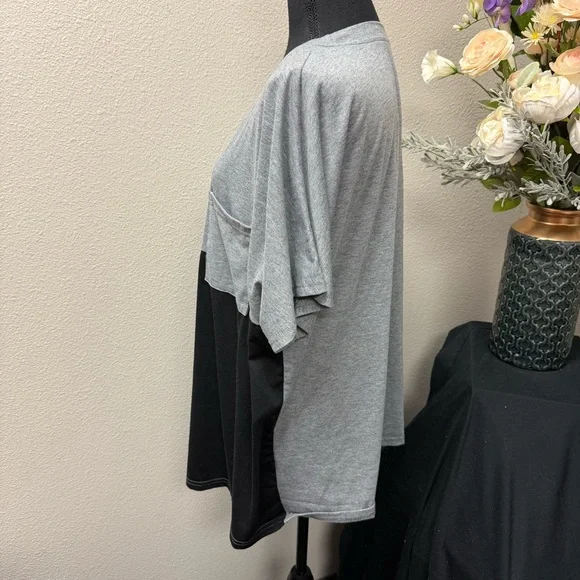 Women’s Plus Size 4XL Gray Black Colorblock Pocket Tee | Casual Everyday Top - Picture 2 of 8